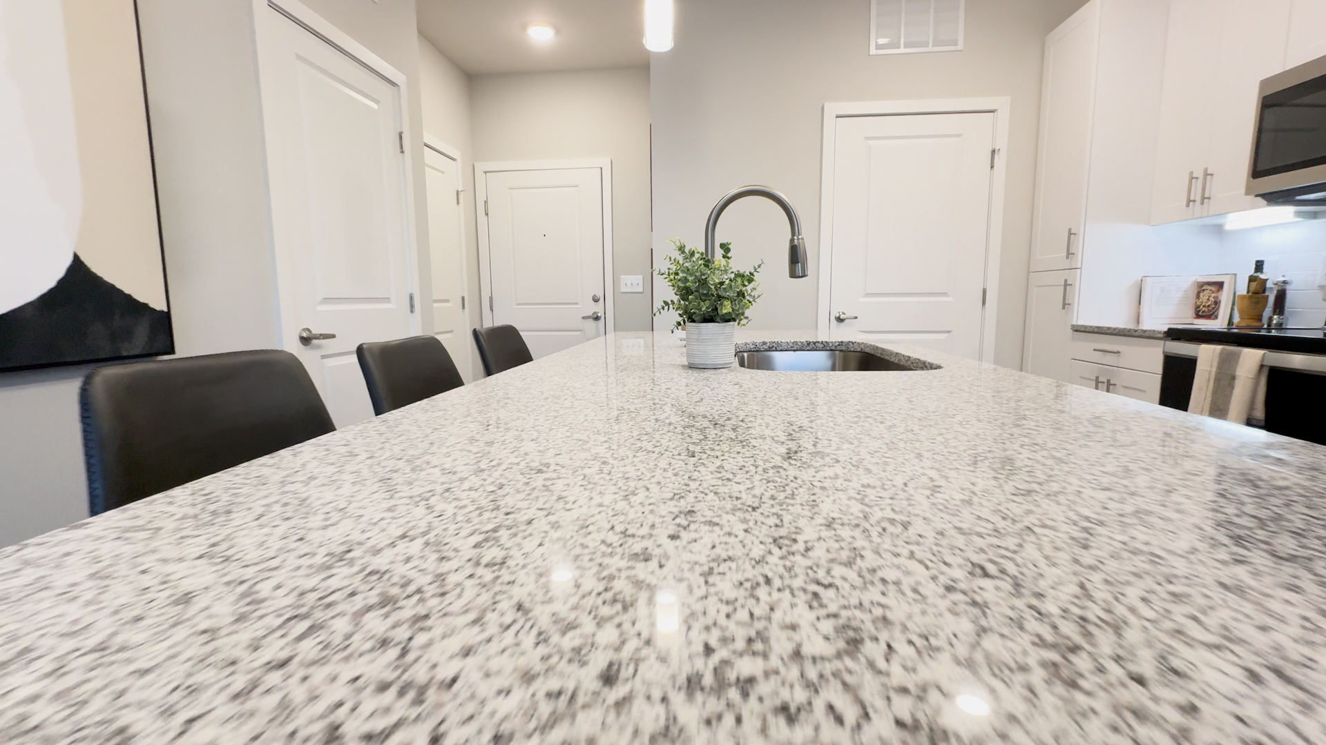 Large Kitchen Island in 1B/1B Pointe Floor Plan Large Kitchen Island in 1B/1B Pointe Floor Plan