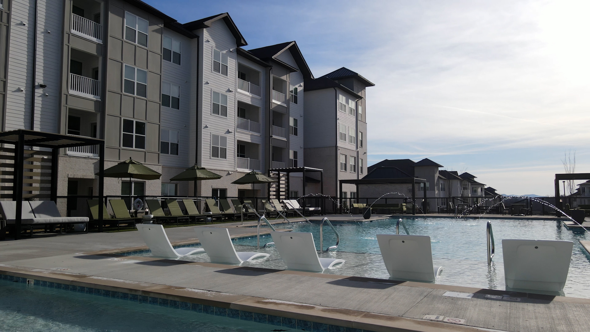 Salt water pool at Ravelle apartment community in Nashville, TN