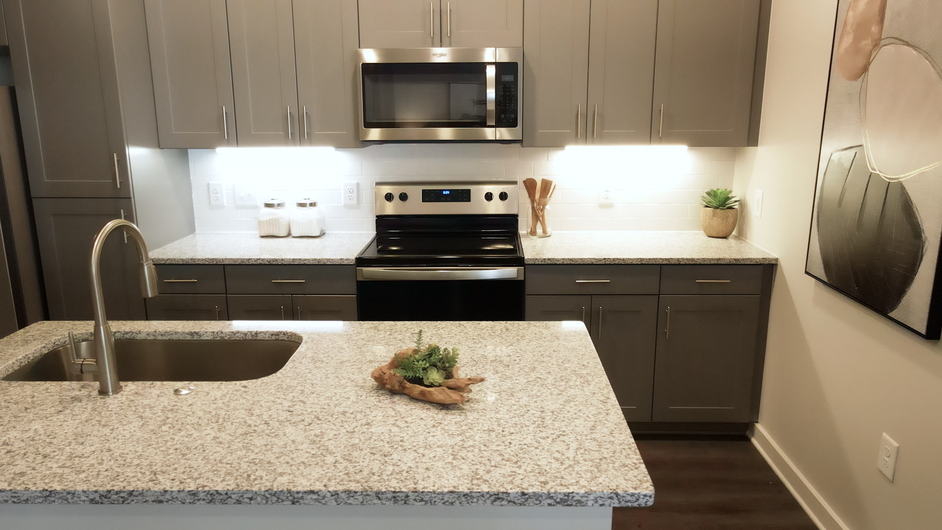 Kitchen Island in 1B/1B Horizon Floor Plan at the Ravelle in Antioch, Tennessee Kitchen Island in 1B/1B Horizon Floor Plan at the Ravelle in Antioch, Tennessee