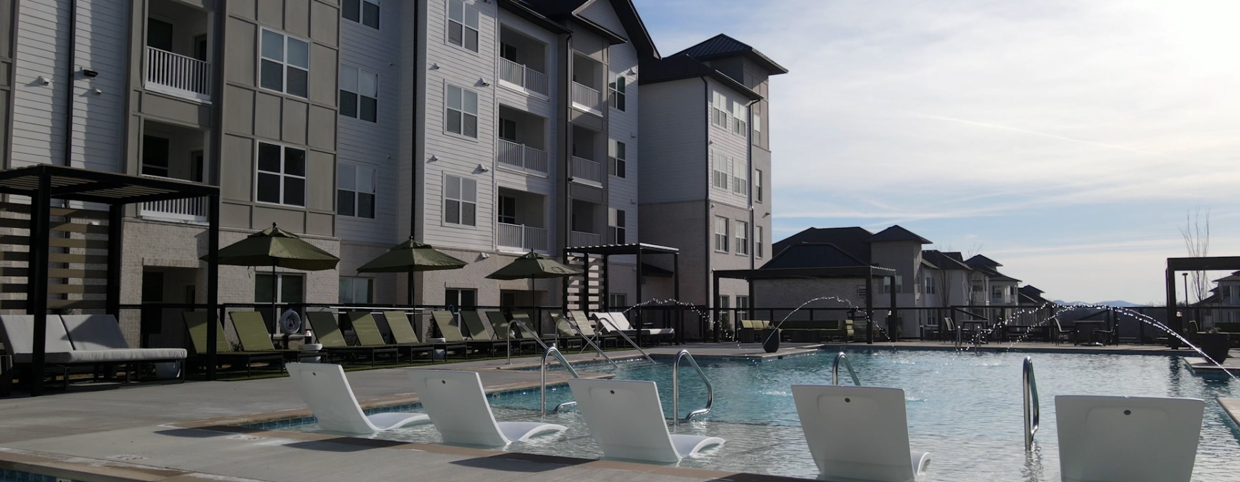Salt water pool at Ravelle apartment community in Nashville, TN